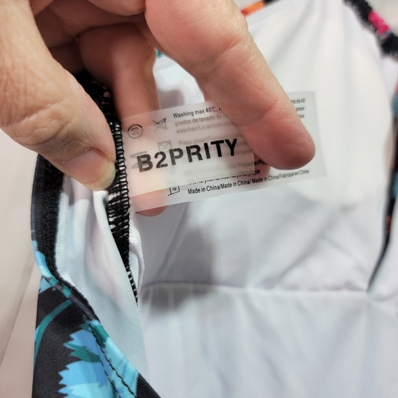 NWOT 2BPrity Women's Black Floral Halter One Piece Swimsuit Size Medium (10). - Picture 6 of 9